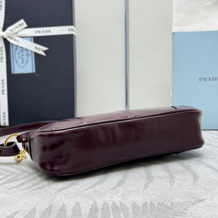 PRADA 25S RE-EDITION 2002 MEDIUM SHOULDER BAG 26 IN BURGUNDY CALFSKIN GOLD HARDWARE
