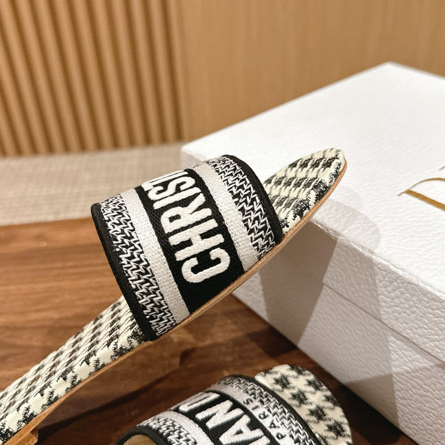 DIOR 26S D-CLUB FLAT SLIDES IN BLACK AND WHITE HOUNDSTOOTH