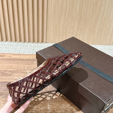 ALAIA MESH BALLET FLATS 25S IN DARK RED LAMBSKIN