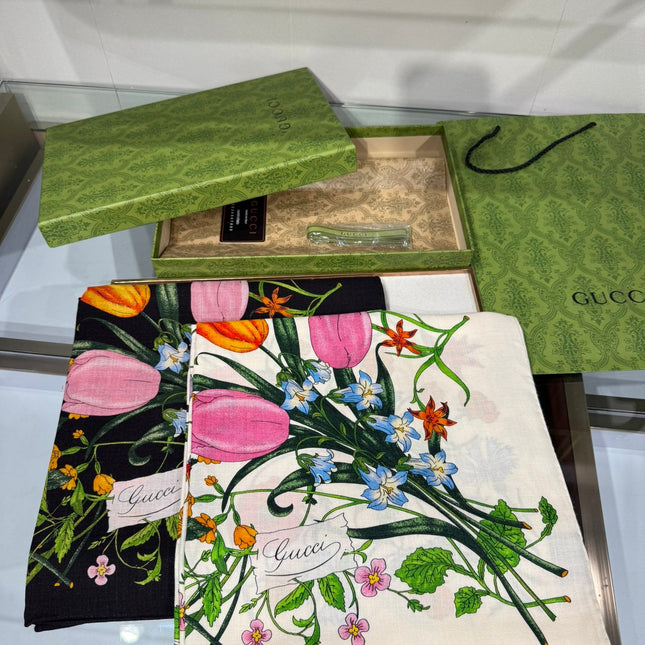 GUCCI 25S SCARF 140 IN CASHMERE 636339