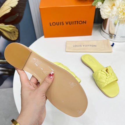 LV 26S MARE FLAT MULES IN LIGHT YELLOW CALFSKIN