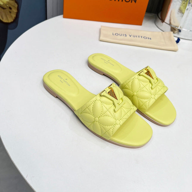 LV 26S MARE FLAT MULES IN LIGHT YELLOW CALFSKIN