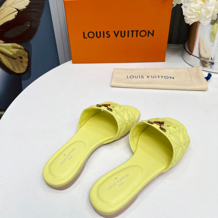 LV 26S MARE FLAT MULES IN LIGHT YELLOW CALFSKIN