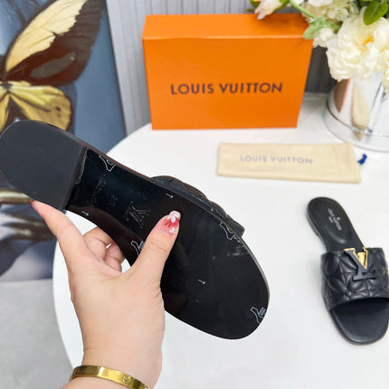 LV 26S MARE FLAT MULES IN BLACK CALFSKIN