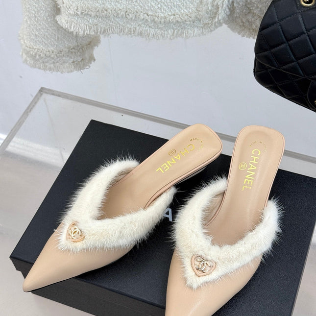 RABBIT FUR POINTED-TOE MULE IN BISQUE BEIGE LAMBSKIN
