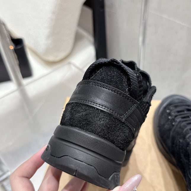 ALO 25S SALOMON AERO GLIDE 3 IN BLACK SUEDE