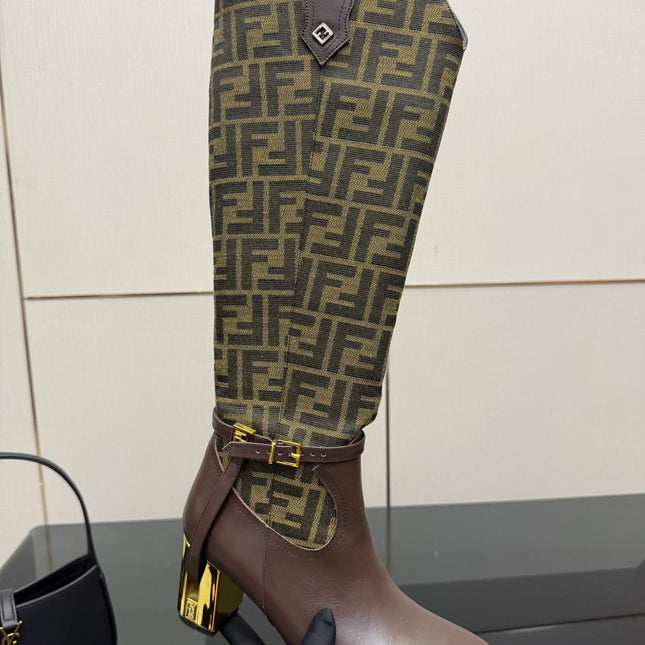 FENDI 25S KNEE-HIGH BOOTS 50 MM IN DARK BROWN CALFSKIN AND FABRIC PRINT LOGO