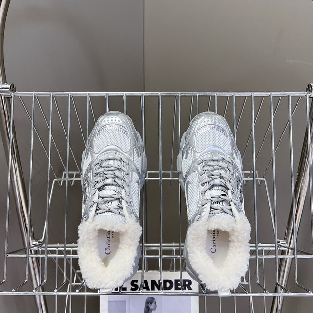 DIOR CHRONO SNEAKER 25S IN SILVER LAMBSKIN AND MESH FABRIC STYLE 1