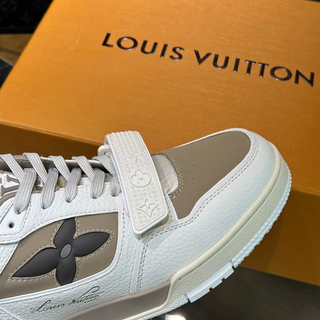 LV TRAINER SNEAKERS IN WHITE CALFSKIN AND CAMEL BROWN SUEDE