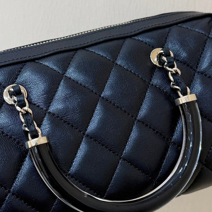 BOSTON MATELASSE CAVIAR SHOULDER HANDBAG 18 IN BLACK LAMBSKIN