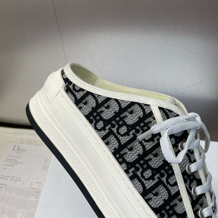 DIOR 25S WALK'N' SNEAKER IN BLACK WHITE OBLIQUE EMBROIDERED COTTON