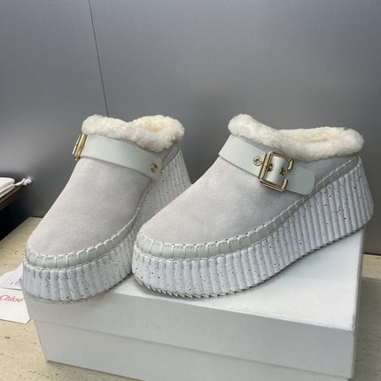 CHLOÉ 26S FUR-LINED WEDGE MULES IN LIGHT GREY SUEDE