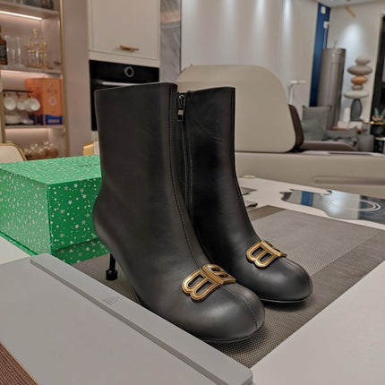 ROUND-TOE HIGH HEEL BOOTS IN BLACK SMOOTH LAMBSKIN