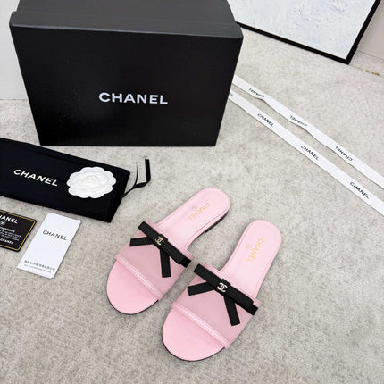 CHANEL 26S SLIDE SANDALS IN PINK MESH AND CALFSKIN WITH BLACK RIBBON