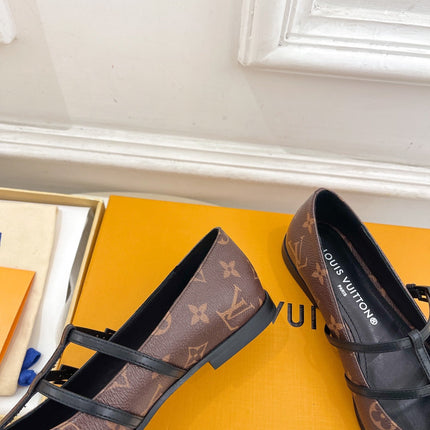 POINTED FLAT SHOES IN CHOCOLATE BROWN MONOGRAM CALFSKIN