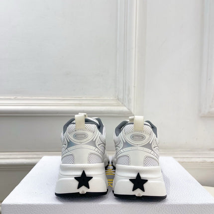 DIOR 26S SNEAKER IN WHITE GREY CALFSKIN AND MESH FABRIC