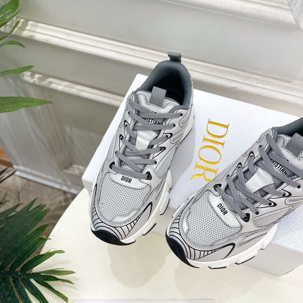 DIOR 26S SNEAKER IN GREY CALFSKIN AND MESH FABRIC
