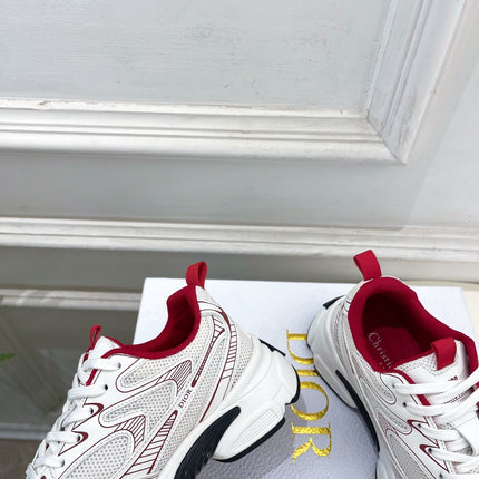DIOR 26S SNEAKER IN WHITE CALFSKIN AND MESH FABRIC
