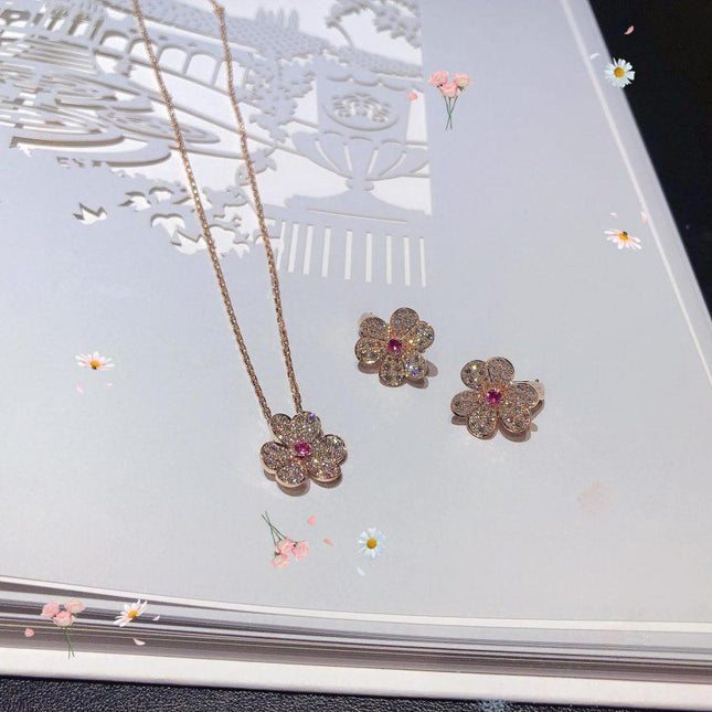 FRIVOLE PINK GOLD FLOWER DIAMOND NECKLACE